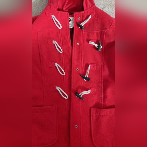 Red hooded coat - Picture 2 of 4